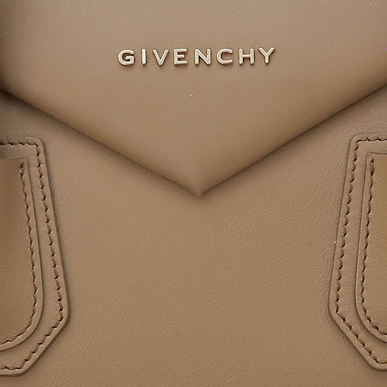 GIVENCHY(USED)안티고나 라이트 브라운 미듐