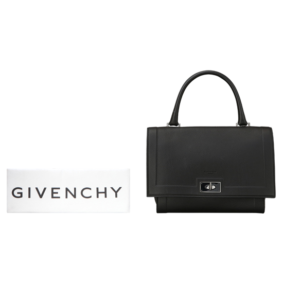 GIVENCHY(USED)샤크백