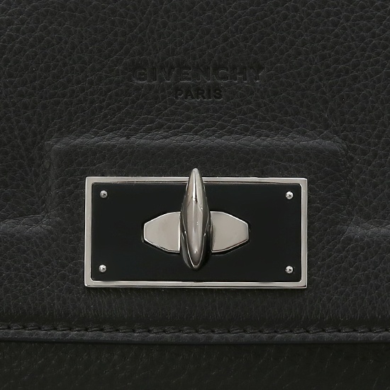GIVENCHY(USED)샤크백