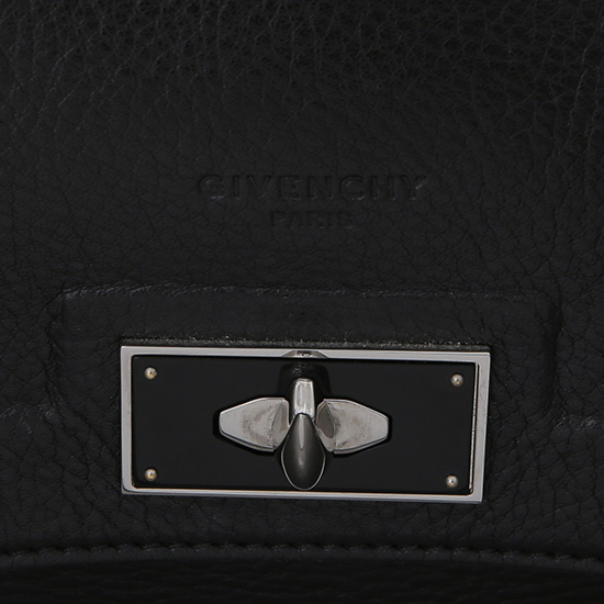 GIVENCHY(USED)샤크백
