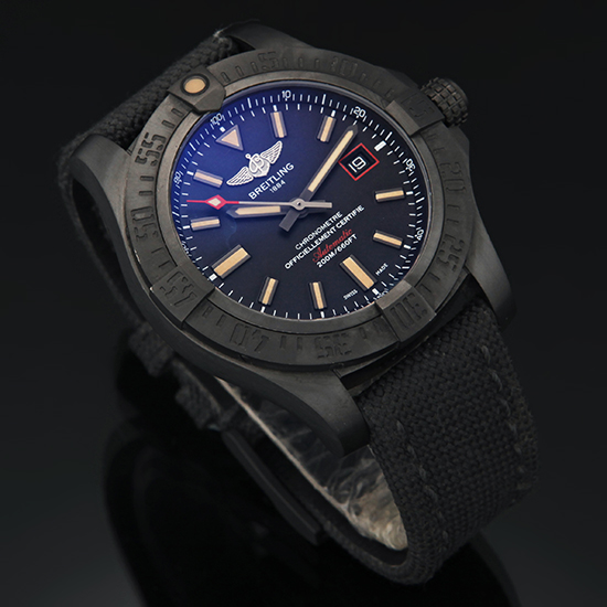 BREITLING(USED) 어벤저 블랙버드
