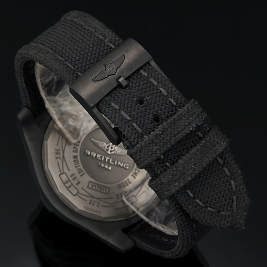 BREITLING(USED) 어벤저 블랙버드