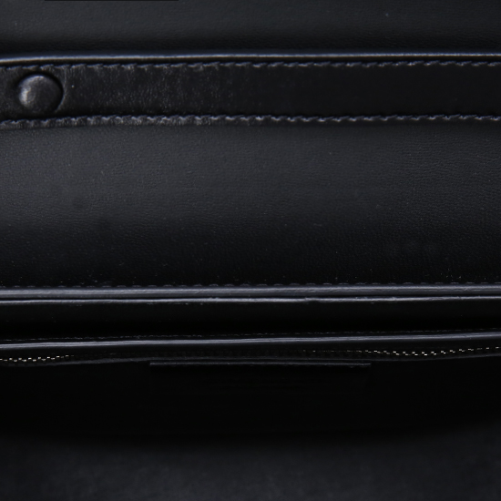 GIVENCHY(USED)뉴라인 플랩백