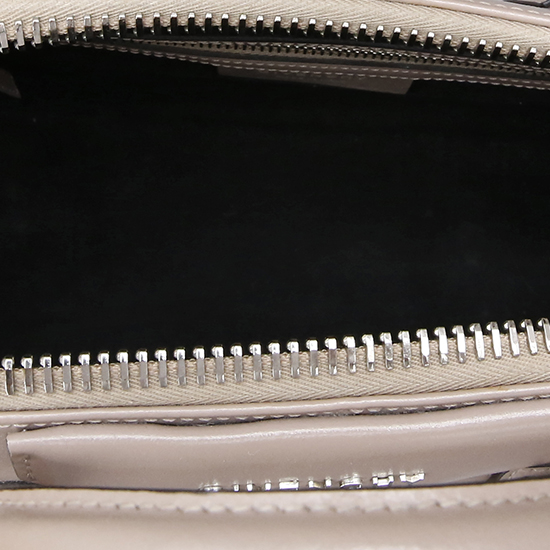 GIVENCHY(USED)안티고나