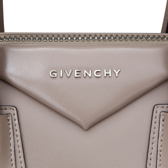 GIVENCHY(USED)안티고나