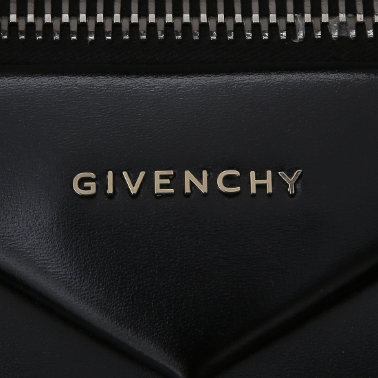 GIVENCHY(USED)안티고나