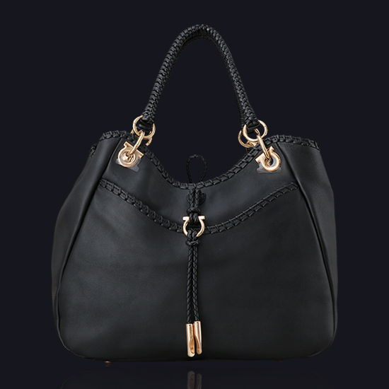 FERRAGAMO(USED)블랙 레더 숄더백