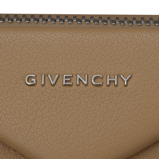 GIVENCHY(USED)안티고나